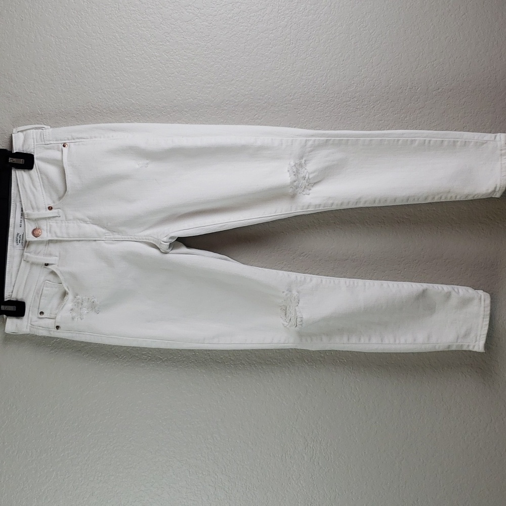 Levi Signature | Women's White Mid Rise Skinny Crop Distressed Denim Jeans Sz 4